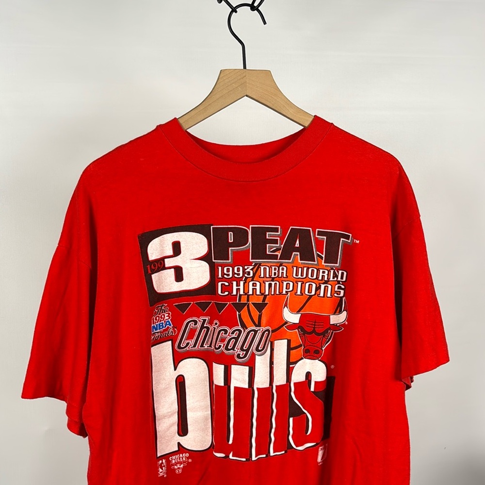 Vintage 1993 Chicago Bulls NBA Finals Champions T-Shirt - Hanes - XL - 3 Peat